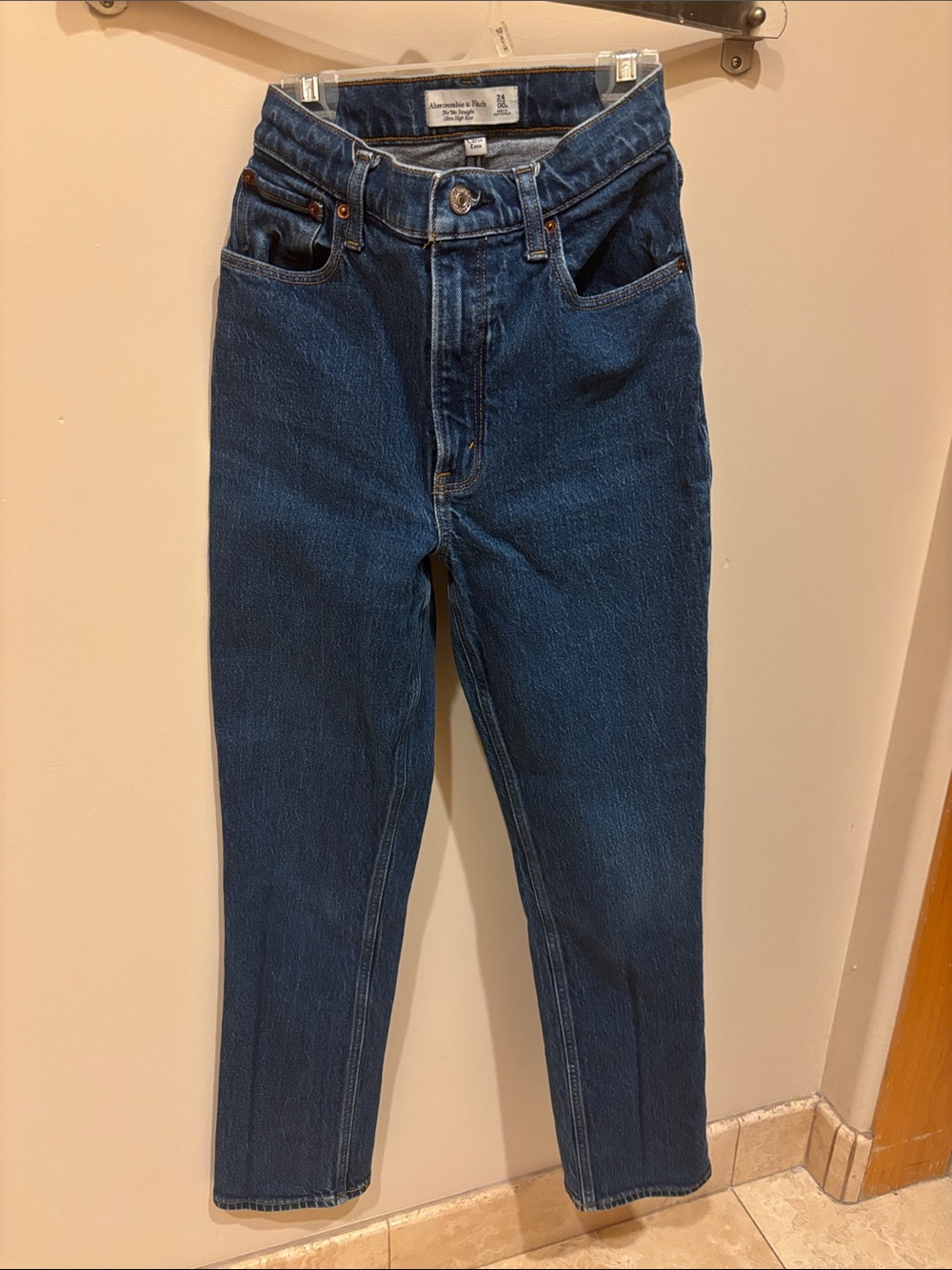 Abercrombie & Fitch Women's High-Rise Dark Blue Straight Jeans